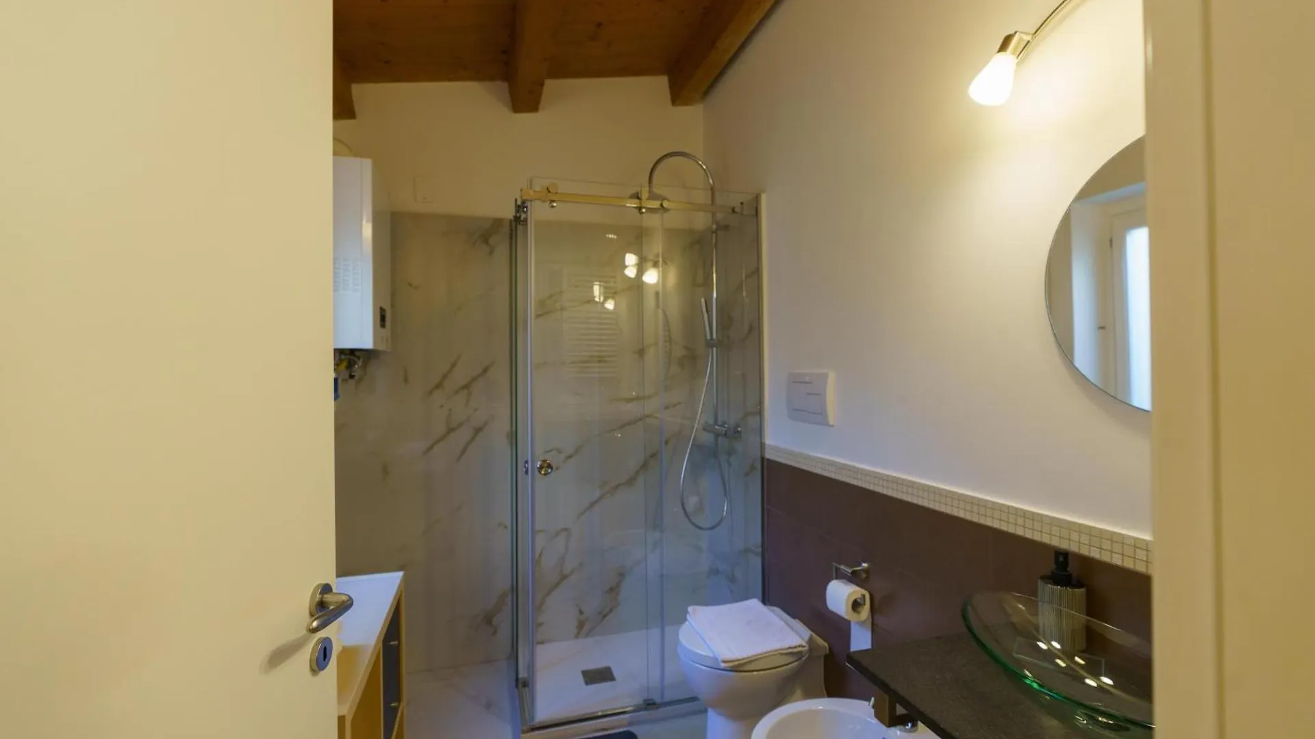 Maquedino Holiday Home & Terrace - Cozy Central Loft Palermo 0*,