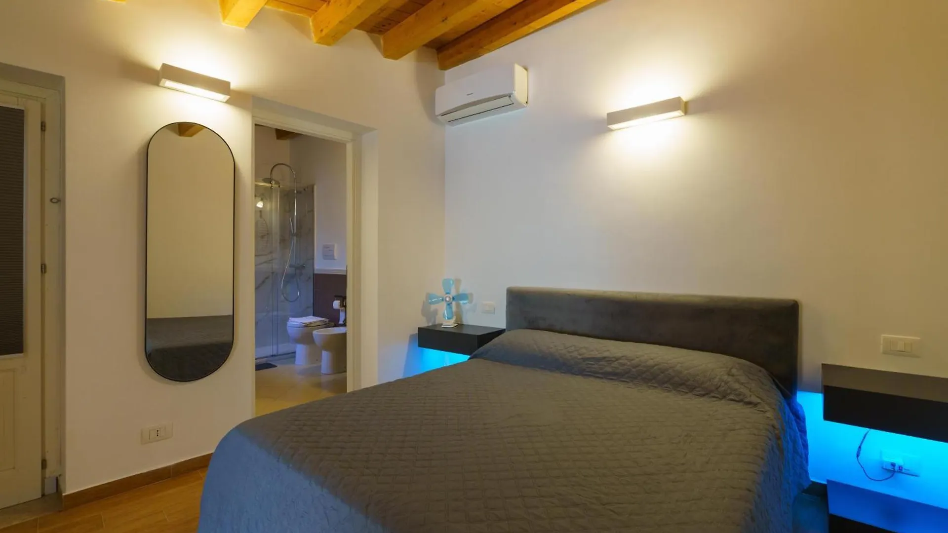 Maquedino Holiday Home & Terrace - Cozy Central Loft Palermo
